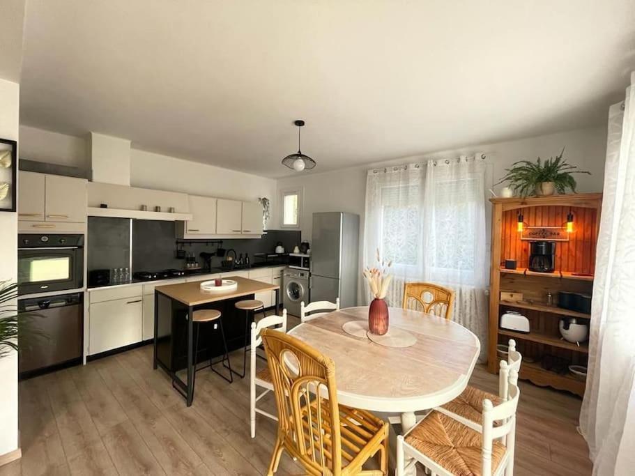 Superbe Appartement Avec Salle De Jeux Vaux-lès-Saint-Claude Екстериор снимка